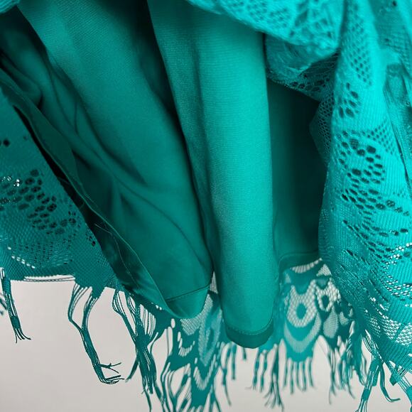 Gianni Bini Size Medium Teal Green Lace Sleeveless Dress with Fringe Hem Halter - Picture 6 of 10
